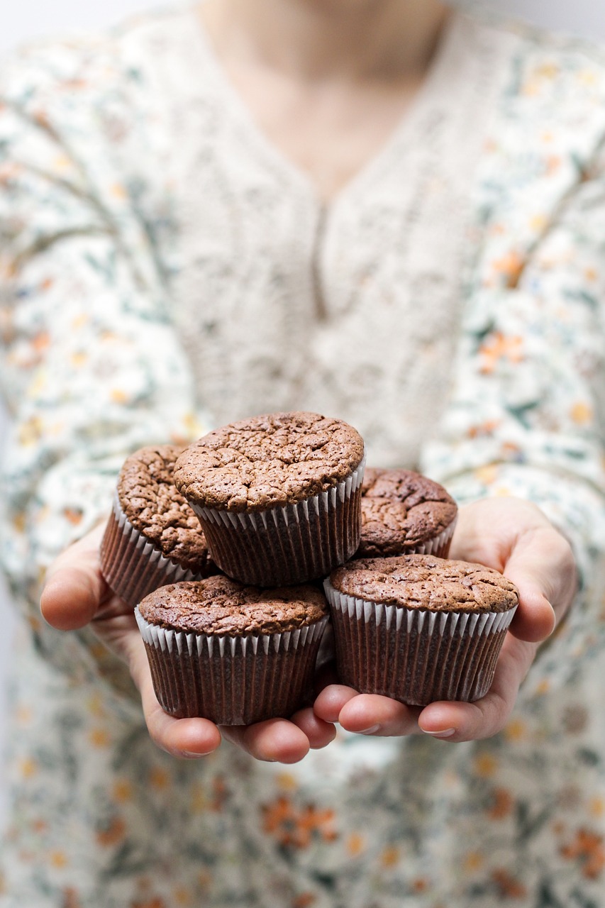 offer, food, cupcake, chocolate, brown, paper, bake, hands, people, woman, offer, offer, offer, cupcake, cupcake, cupcake, cupcake, cupcake, chocolate, chocolate, chocolate, people